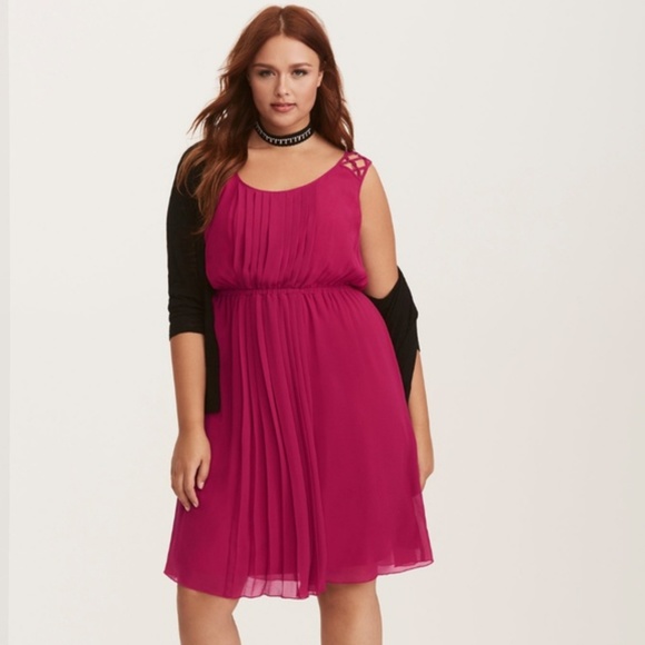 torrid Dresses & Skirts - Torrid pink dress with lattice shoulders